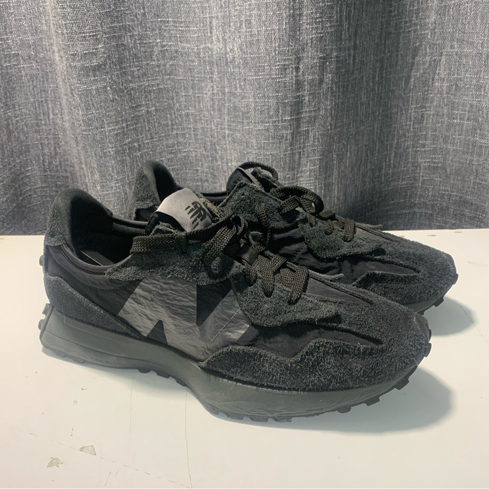 New Balance 327 men’s 13 All Black